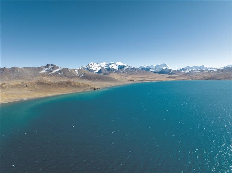 ཕུ་མ་གཡུ་མཚོའི་དགུན་ཁའི་མཛེས་ལྗོངས་ལྟ་ན་སྡུག