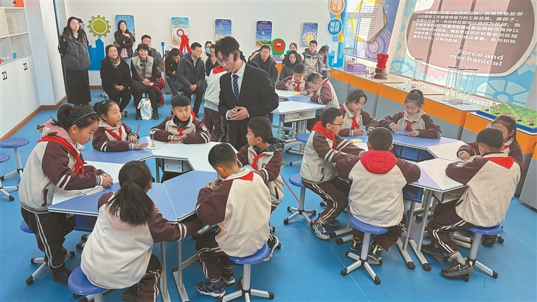 ཚན་རྩལ་ལ་བརྟེན་ནས་བློ་རིག་འཕེལ་བར་བྱེད་པ།