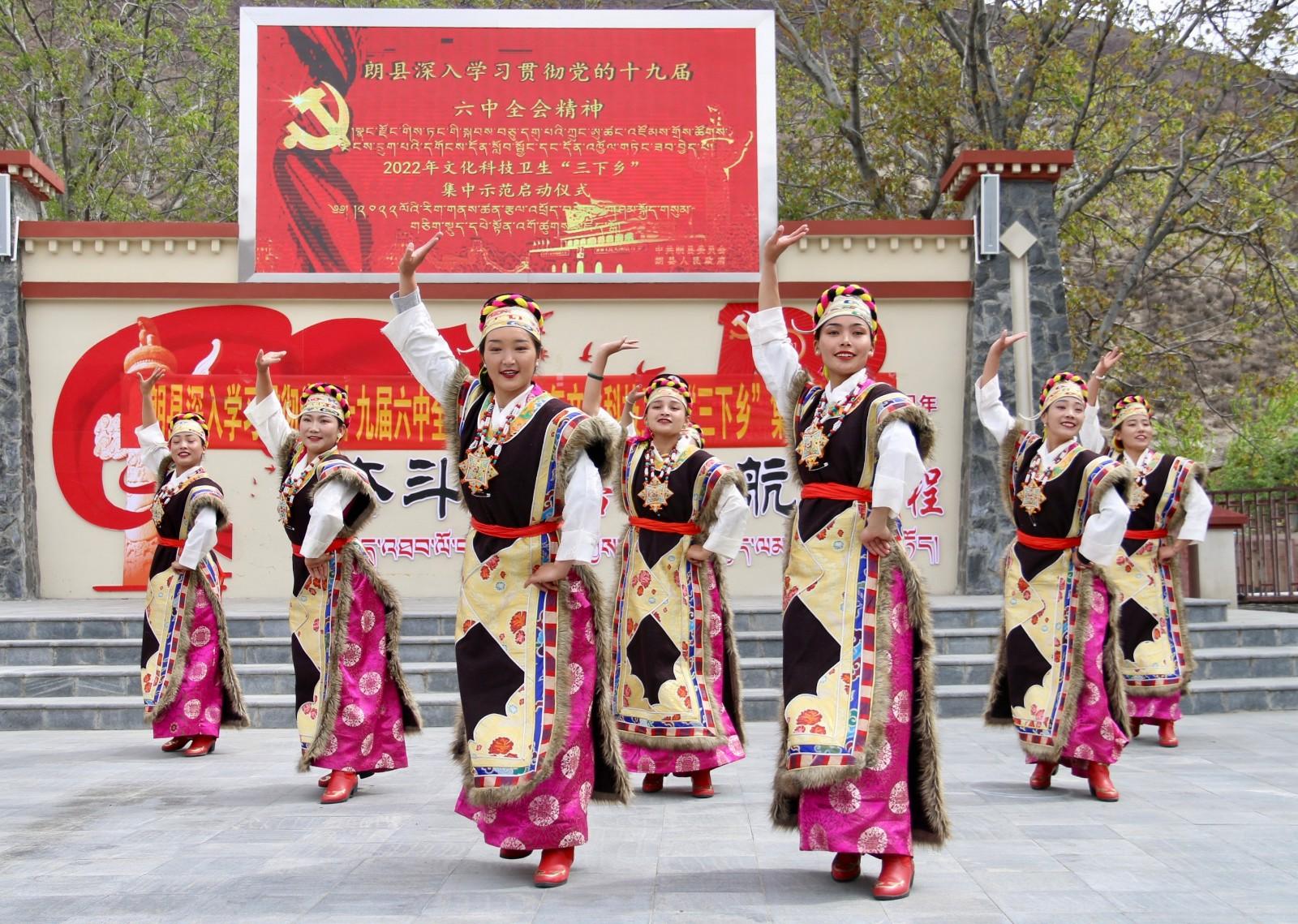 “三下乡” 暖基层