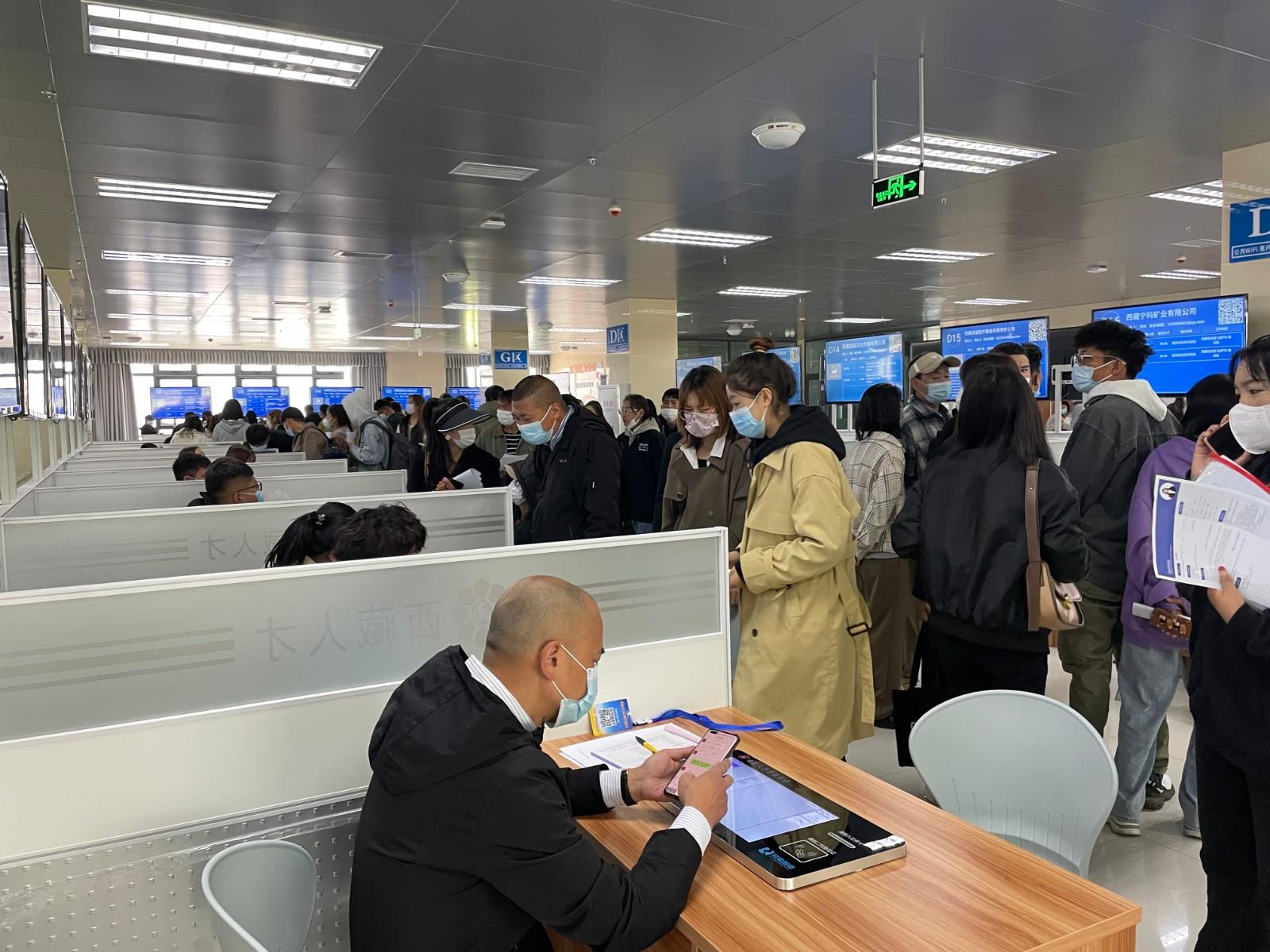 搭好“就业桥”