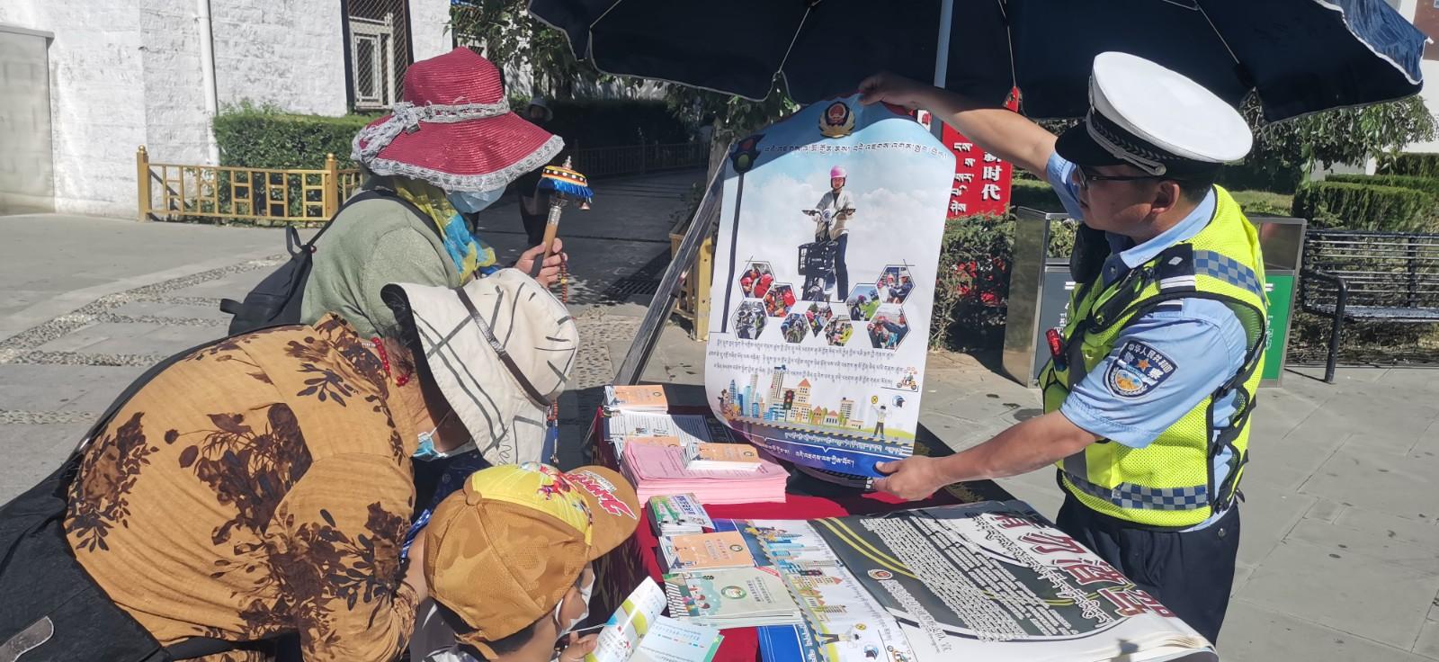 “一盔一带” 安全常在