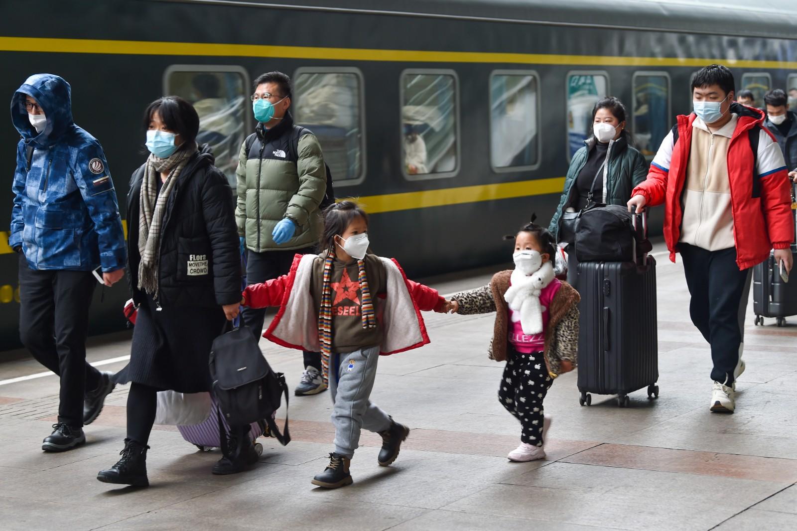 铁路迎来 返程客流高峰
