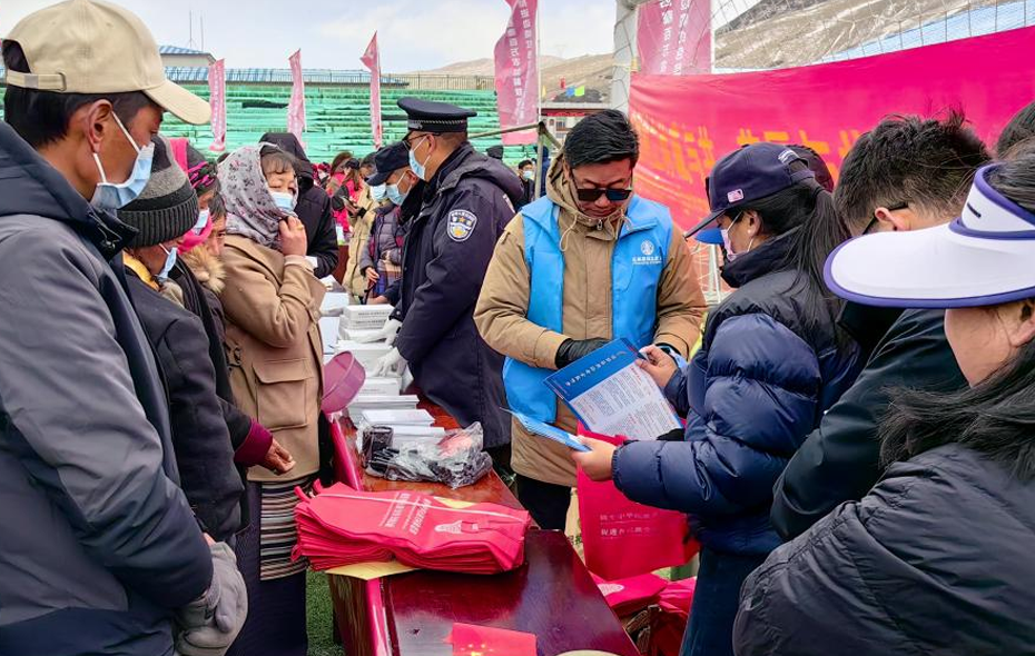 西藏各地各部门举办丰富多彩的活动纪念西藏百万农奴解放64周年