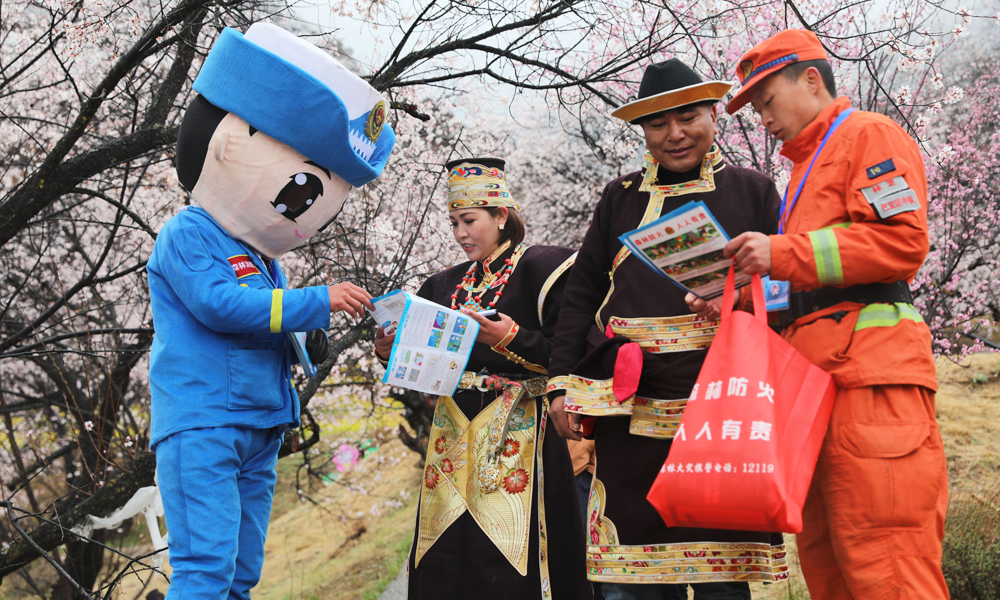 织密“防火网” 守护“万亩绿”