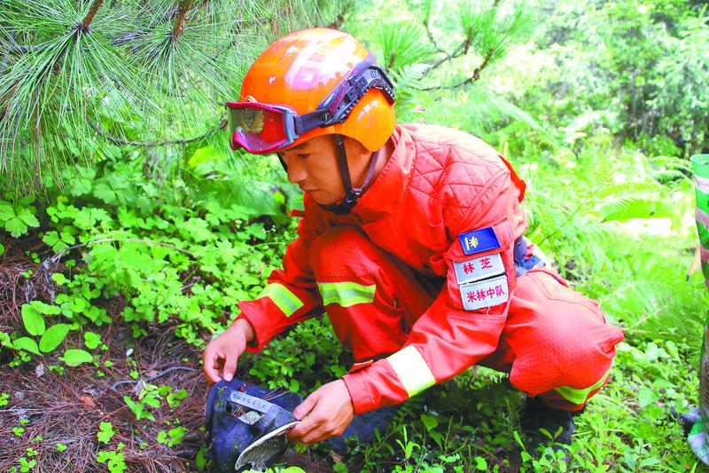 米林市森林消防中队“橙色”志愿队成立
