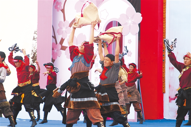 洛隆县第十届俄西杏花文化旅游宣传周开幕