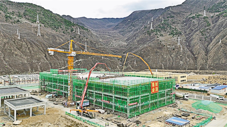 安琪珠峰高原益生菌绿色制造项目车间封顶