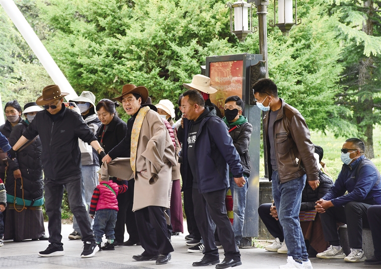 博士服务团成员颜廷学:发挥专长 逐梦前行