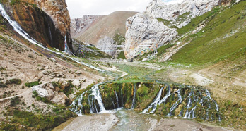 门莫之眼与鹘莽驿 峰林峡谷与古道驿站的相遇