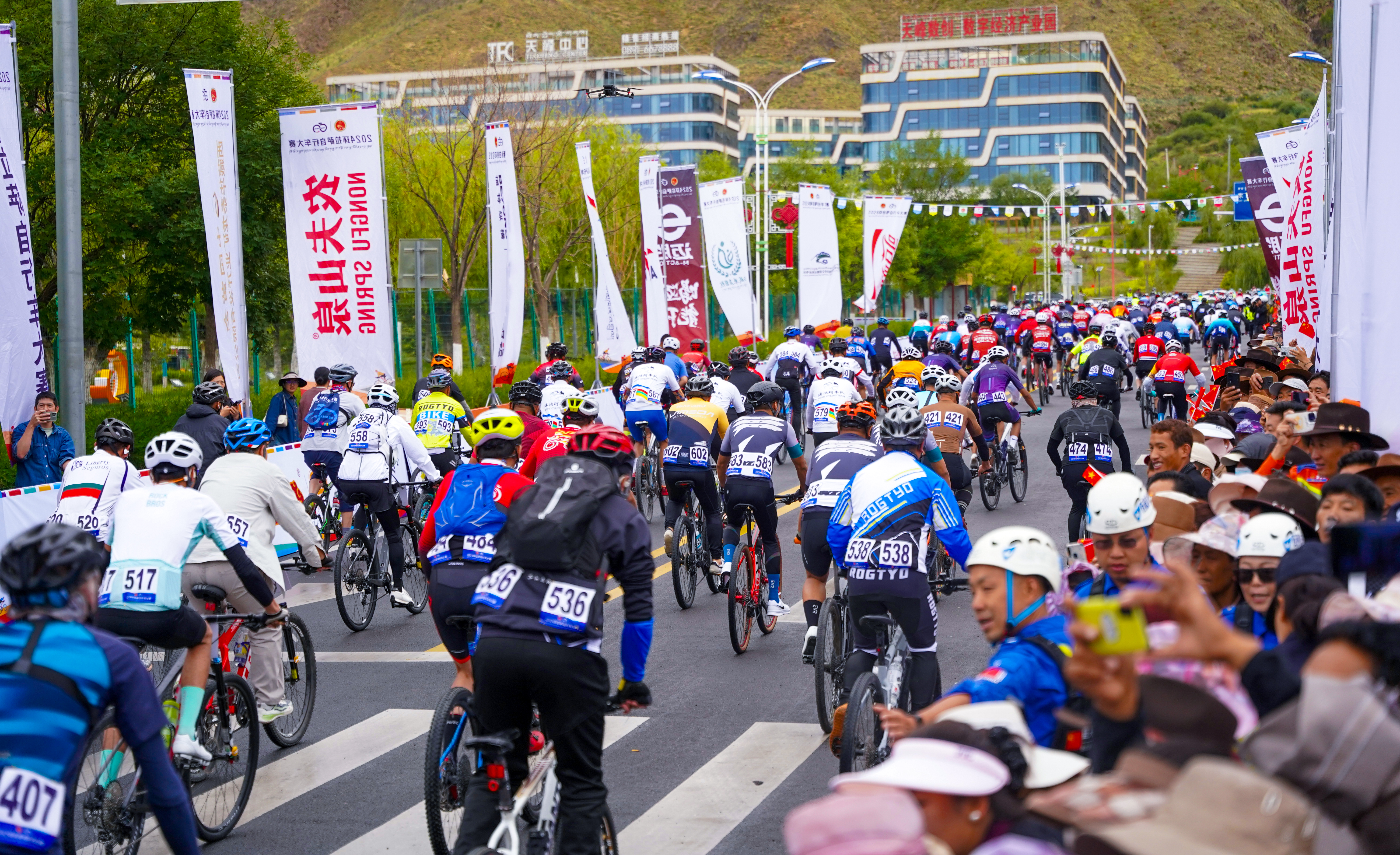 “速度与激情” 2024环拉萨自行车大赛圆满收官