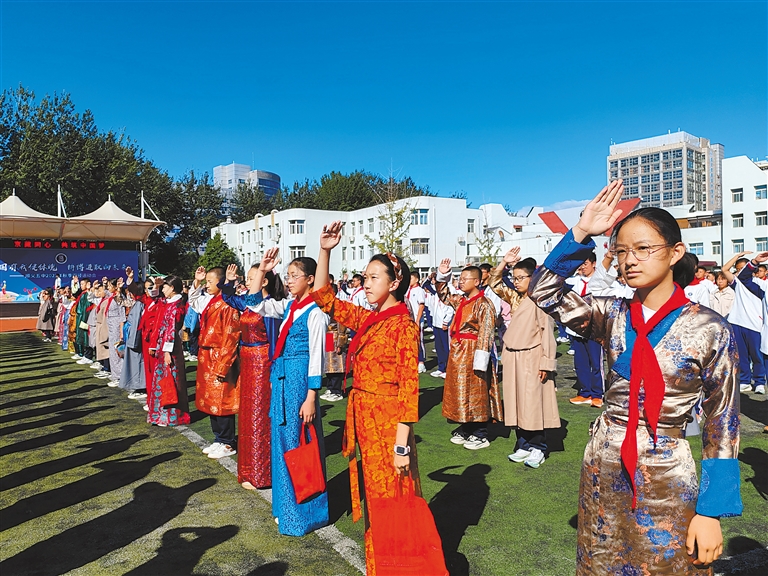拉萨北京实验中学：京藏情缘深 携手共筑教育梦