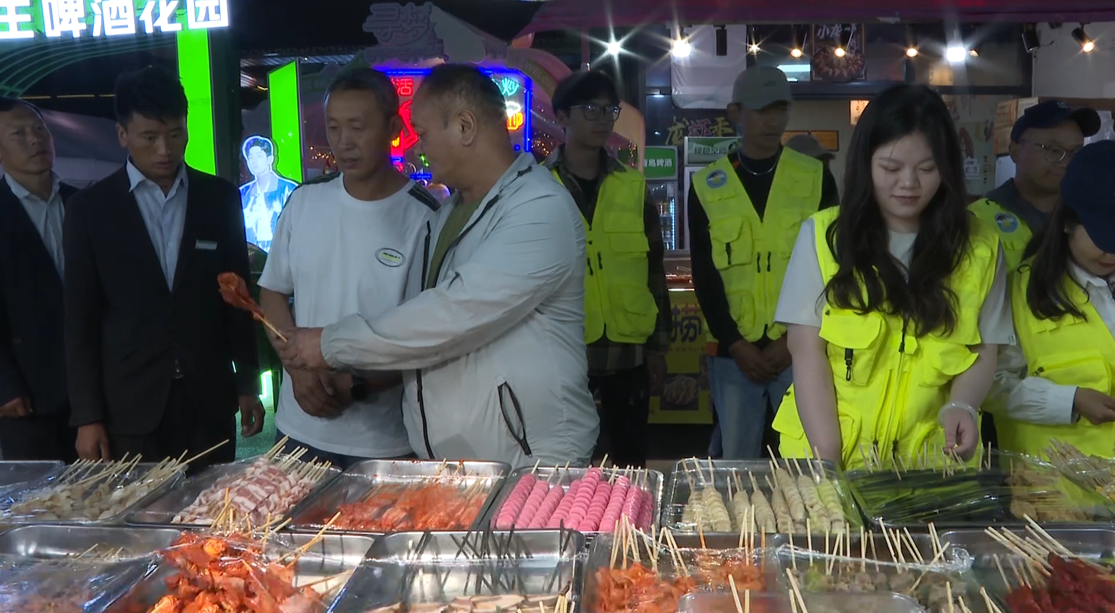 夜市检查常态化 守护林芝“烟火气”