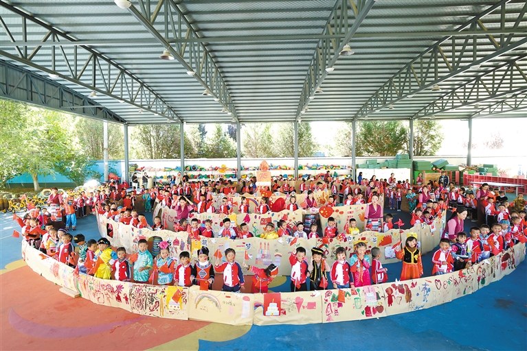 童心手绘 礼赞祖国