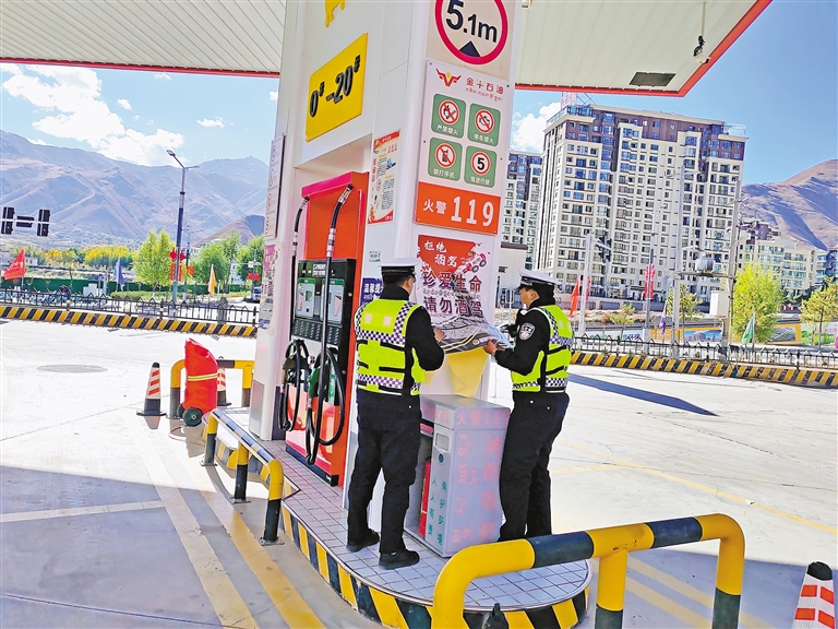 交通安全宣传“不停歇”“不降温”