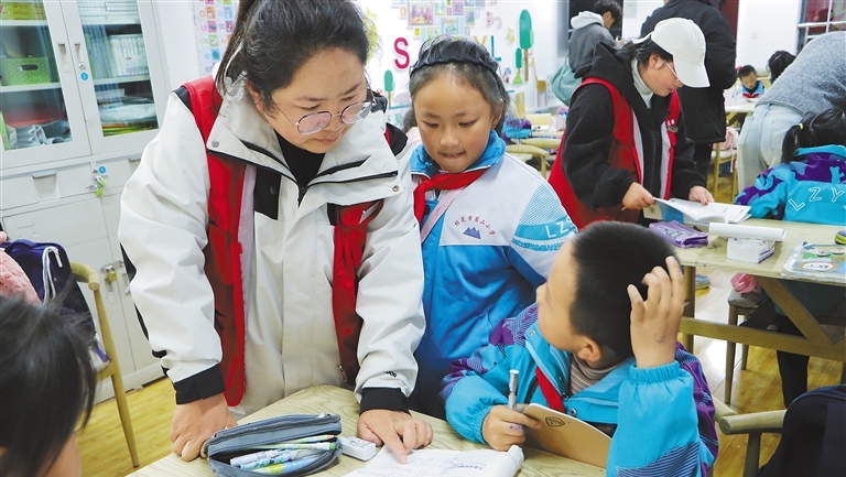 双拥路社区开设社区儿童课后作业辅导班