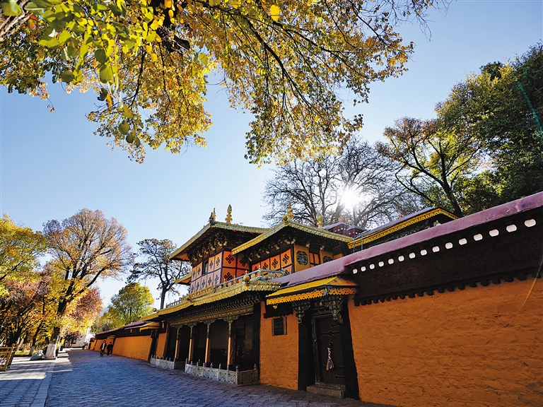 发展与环保兼顾的公园城市拉萨：出门见景 抬脚进园