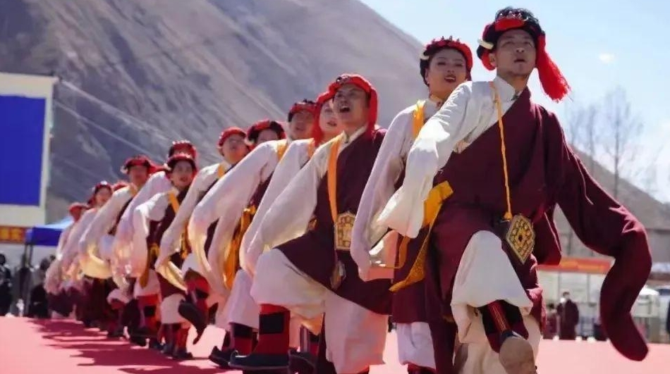 看非遗嘎木卓舞 感受传统文化魅力