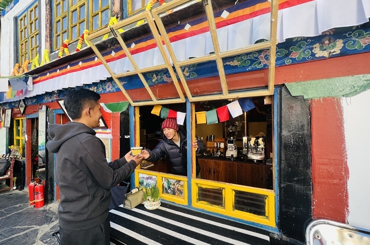 走进拉萨贡桑孜大院<br>