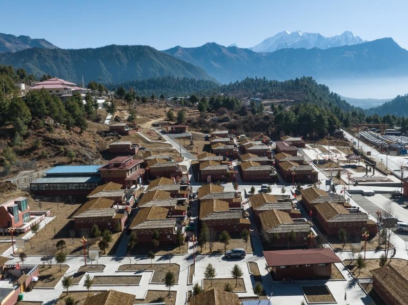 行走喜马拉雅——雪山环绕下的达曼新村