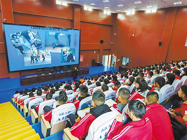 城关公安分局预防未成年人犯罪工作在行动