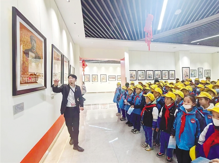 感悟光辉历史 凝聚奋进力量