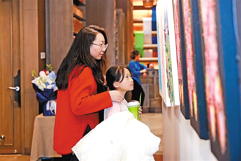 灵韵边疆”艺术展在蓉举办