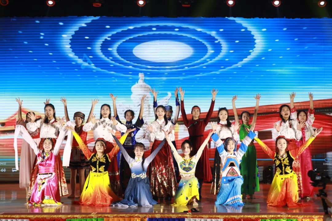 山东省济南西藏中学办班40周年庆祝活动举行