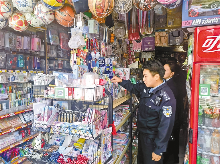 检徽闪耀映初心 履职尽责显担当