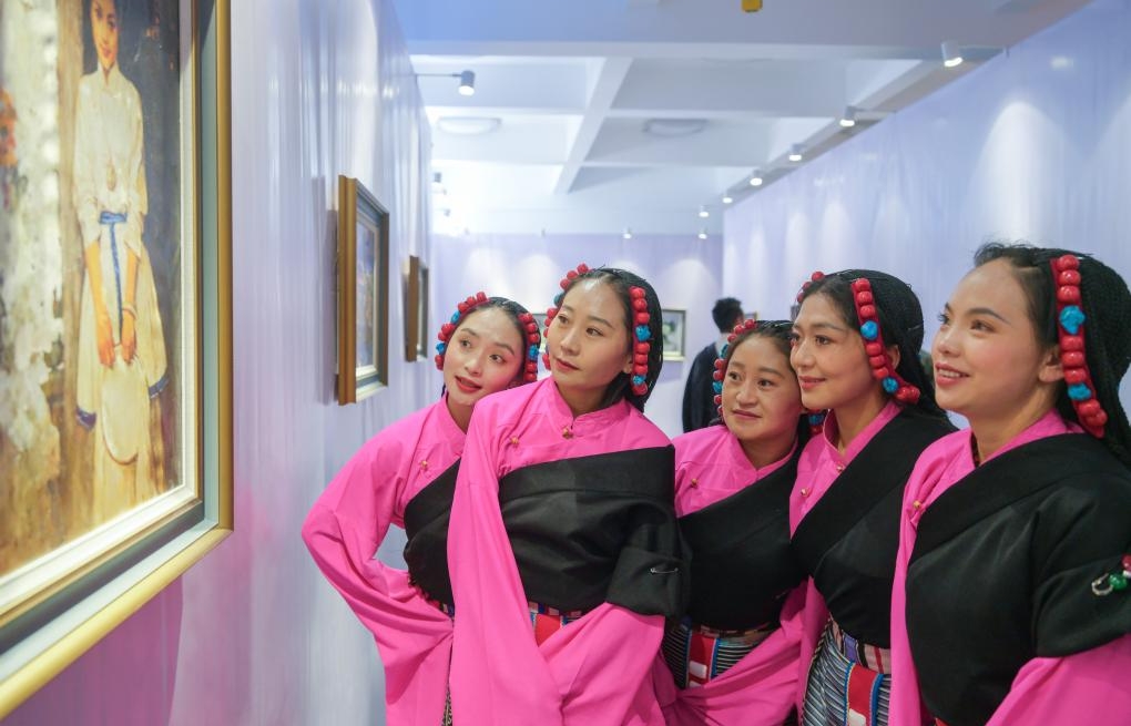 浙江美术馆名家藏品展走进西藏那曲
