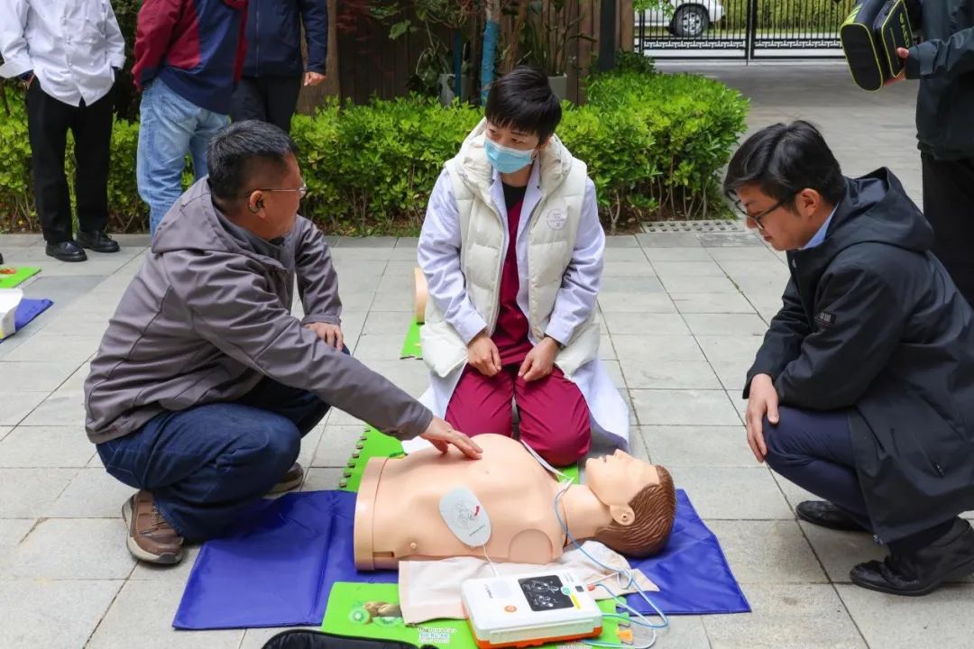 第十批“组团式”援藏医疗队召开全体党员大会