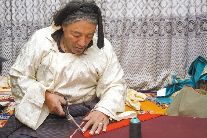 那曲市索县嘎美乡达萨卡村党员次欧:让更多人吃上“手艺饭”