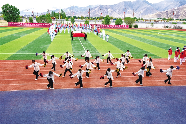西藏大学第33届田径运动会开幕