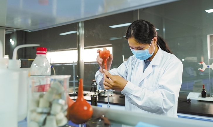 芒康:发展葡萄产业 促进增收就业