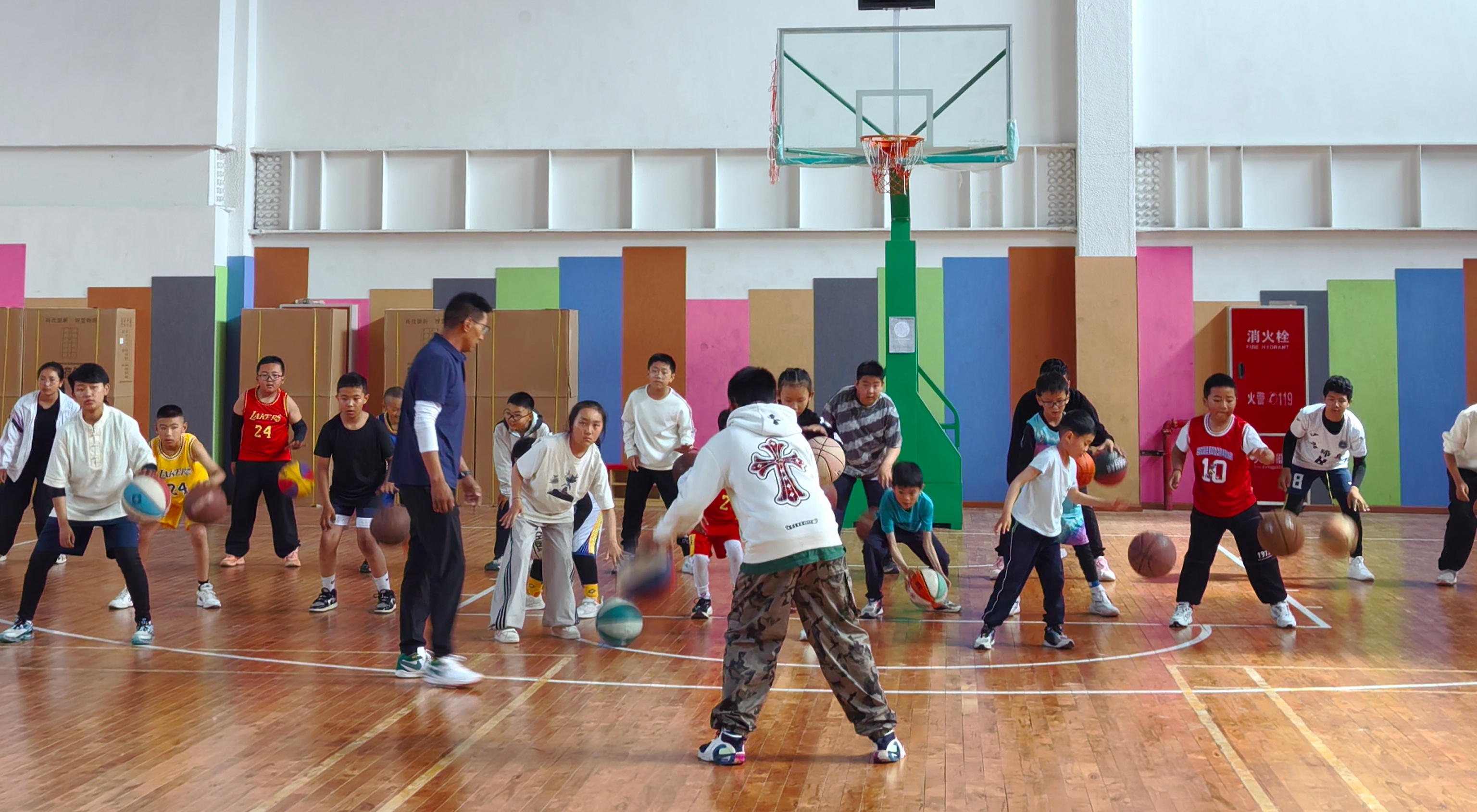 暑期兴趣班点亮孩子多彩假期