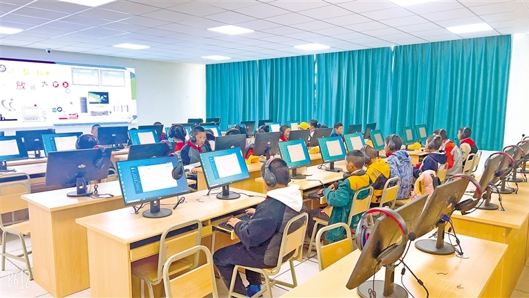 60年变化藏在孩子们的课堂里