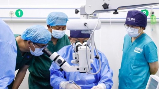 上海眼科专家公益医疗队走进萨迦开展公益活动