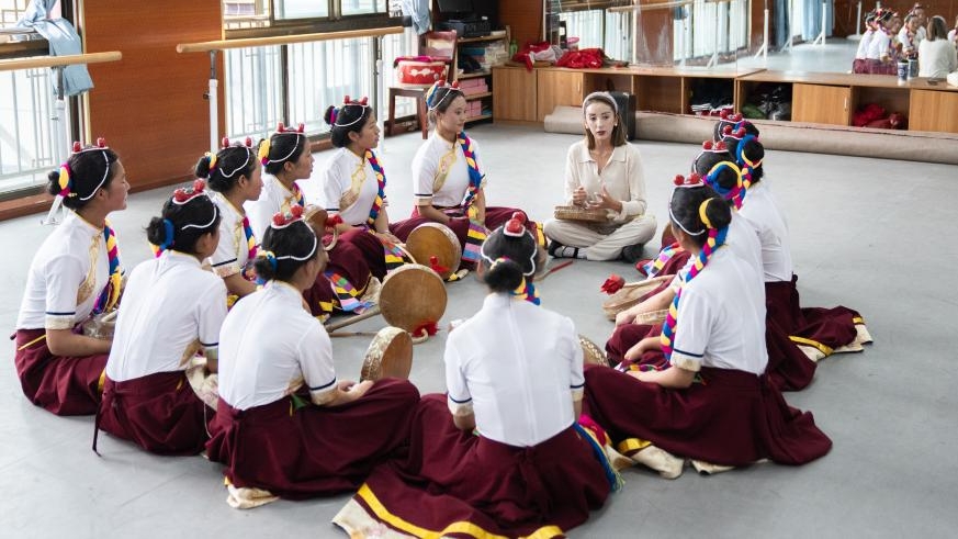 新华全媒+| 西藏的孩子:热巴舞的不息脉动