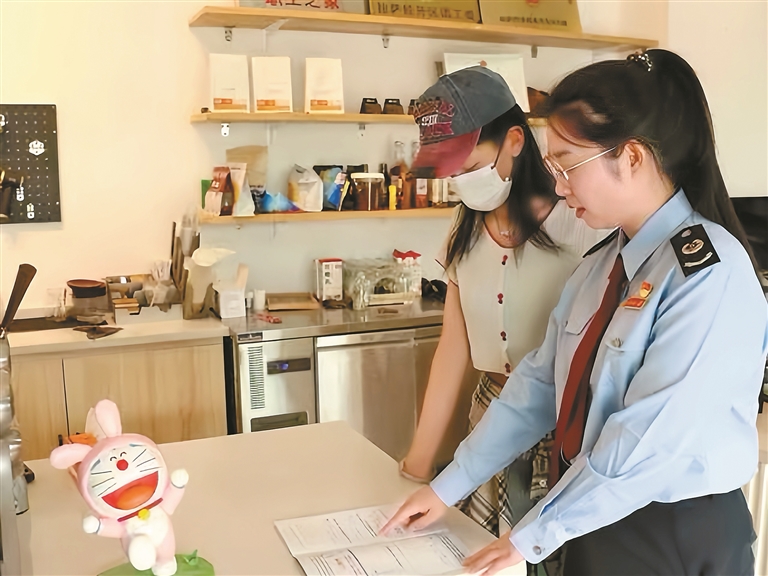 烟火经济“活”起来 税费服务“暖”人心