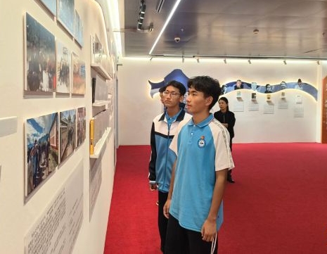 西藏自治区成立60周年文学成就展亮相北京