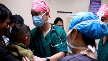 “母亲微笑行动”为90名唇腭裂患者免费手术