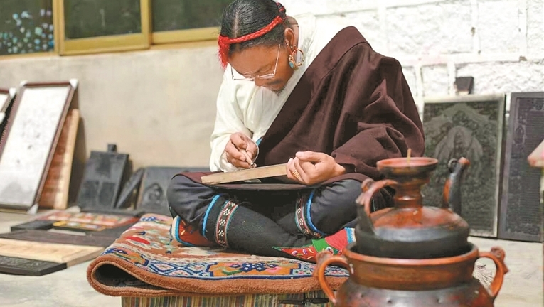 斯曲:守正创新,让普松雕刻古老技艺薪火相传