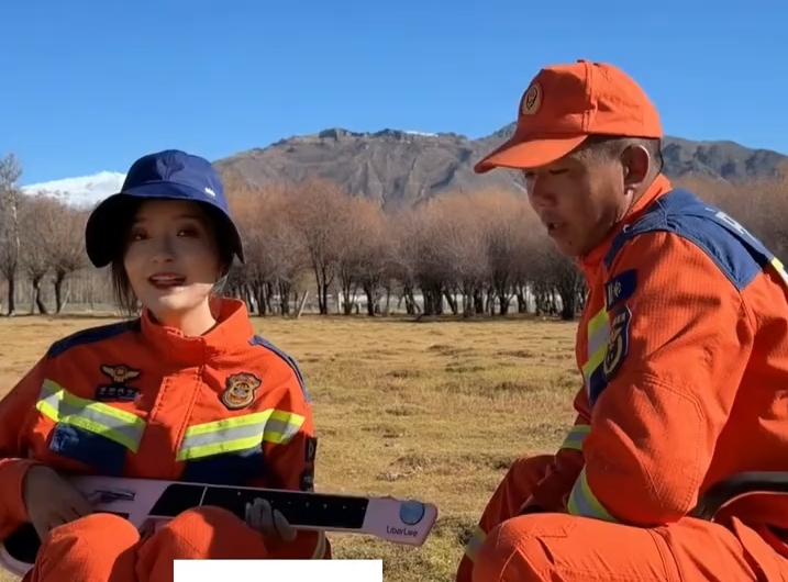 解锁秋日浪漫新姿势！消防员歌声比秋风更懂情调