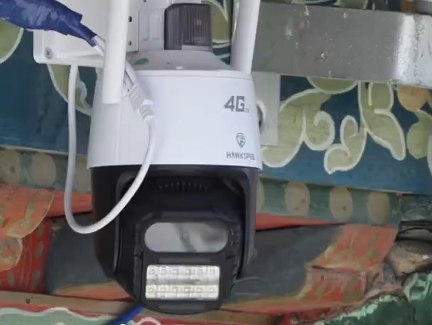 村里“无人小卖部”，老板远程操控实现自助购物