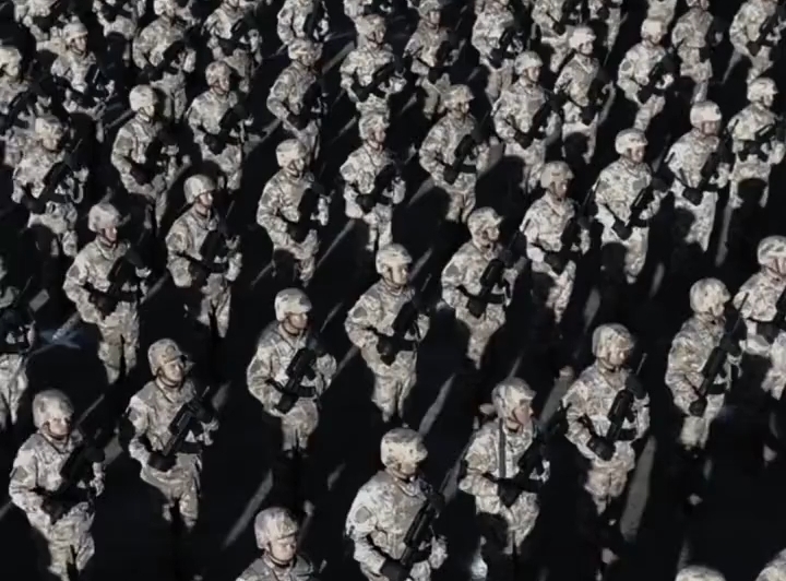 西藏军区千人刺杀操压迫感十足