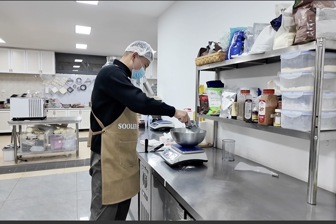 以甜为媒 异乡人张子洋的十年匠心与高原创业路