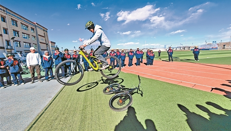 校园里感受骑行乐