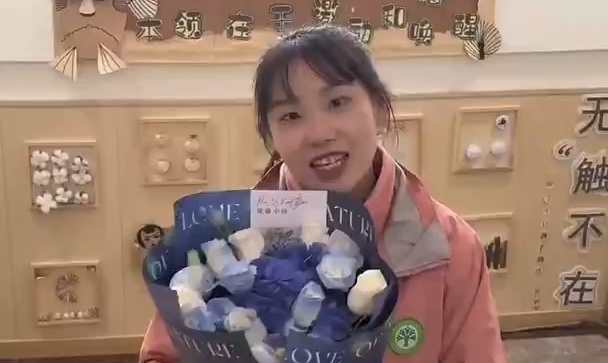 昌都男孩在重庆就业，同事暖心为他庆生