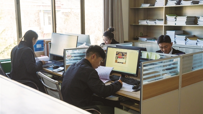 青年创业者阿旺旦增的创业兴乡路