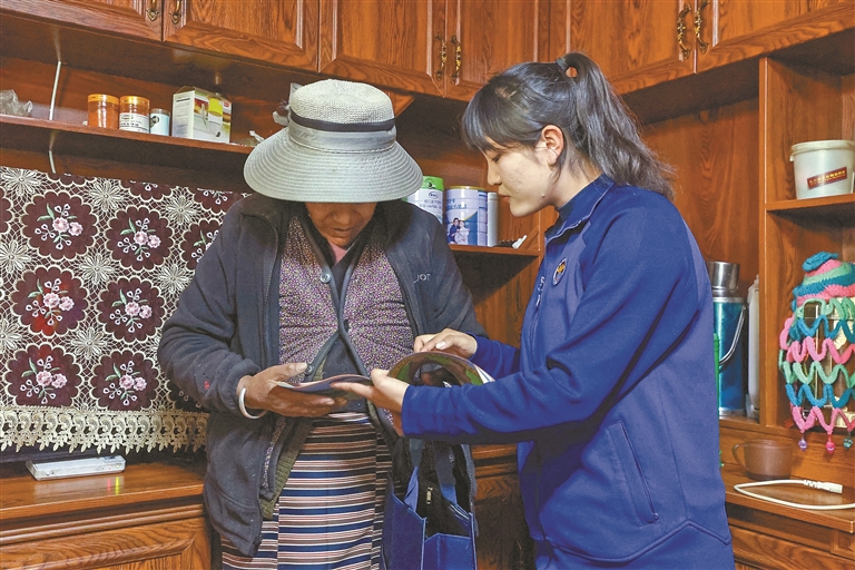 入户宣讲送安全 暖心服务护民生