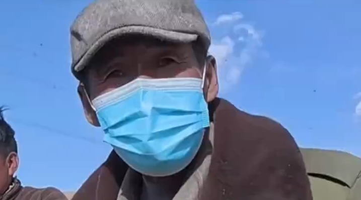 波啦次仁顿珠正忙着装修新房子